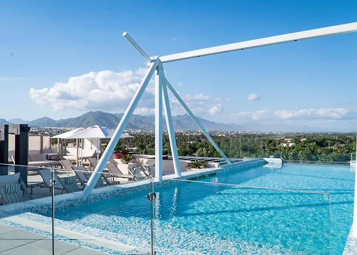 Hotel Flamboyan & Residences 4*