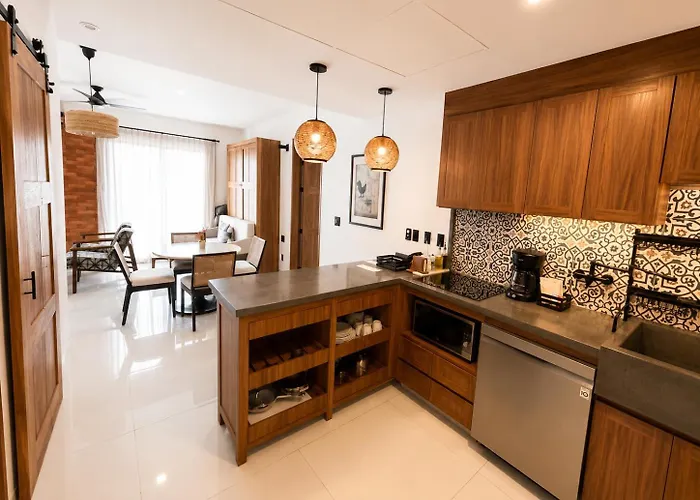 Flamboyan & Residences