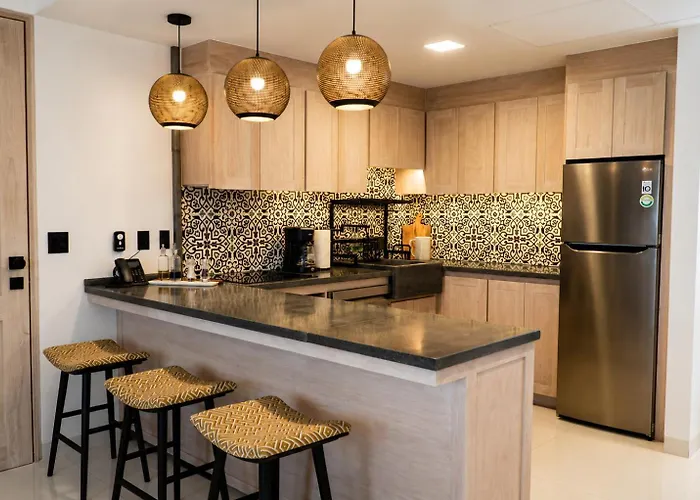 Hotel Flamboyan & Residences 4*