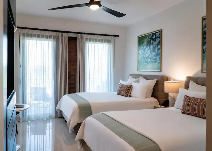 Flamboyan & Residences