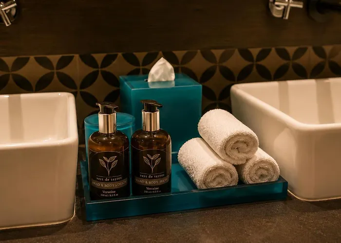 Flamboyan & Residences Hotel