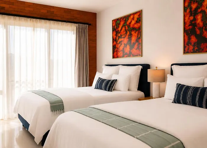 Hotel Flamboyan & Residences