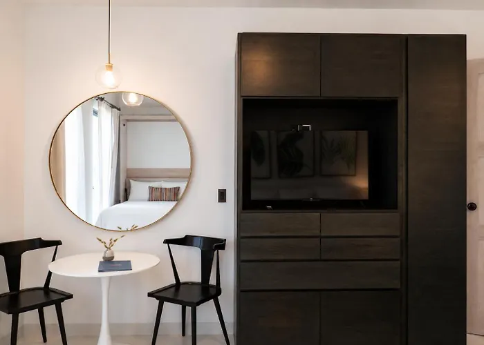 Hotel Flamboyan & Residences 4*